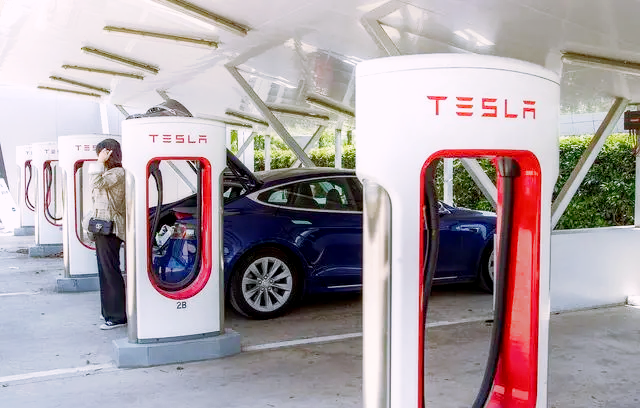 上汽通用與特斯拉啟動(dòng)充電網(wǎng)絡(luò)互聯(lián)，新能源汽車充電標(biāo)準(zhǔn)化見儀表行業(yè)機(jī)遇