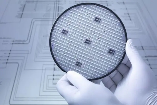 晶圓代工廠成熟工藝廠商明年Q1報價大幅下調(diào), 芯片制造設(shè)備或?qū)⑦M入價格戰(zhàn)時代。