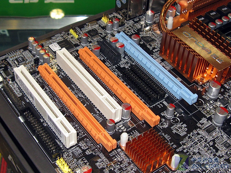 PCI Express 2.0：引領(lǐng)數(shù)據(jù)傳輸?shù)男聵?biāo)準(zhǔn)