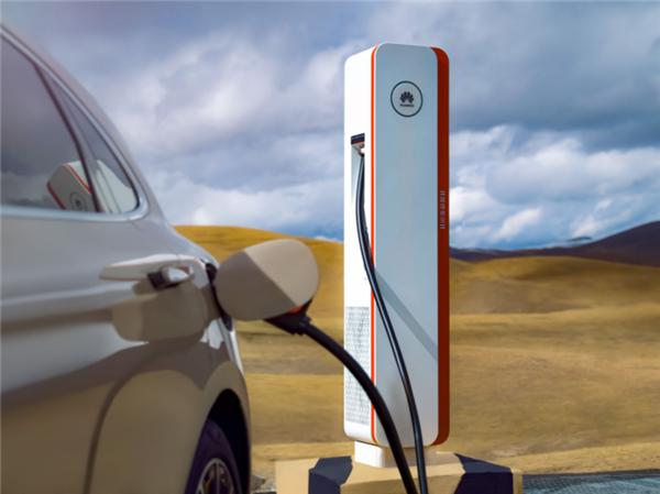 寧夏首座華為全液冷超充示范站啟用，一秒一公里 最大功率600KW