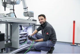 優(yōu)傲機(jī)器人與西門子PLC攜手，開創(chuàng)自動(dòng)化無縫對接新時(shí)代