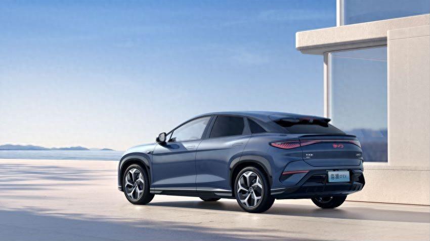 比亞迪高階全能SUV上市，新能源汽車市場卷出新高度