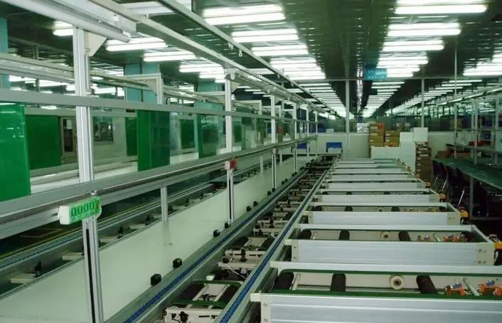 自動(dòng)化生產(chǎn)線技術(shù)的出現(xiàn)，為工業(yè)領(lǐng)域帶來(lái)新的發(fā)展，保證員工安全