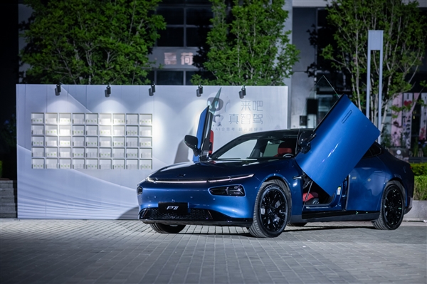 小鵬汽車(chē)國(guó)內(nèi)首發(fā)落地端到端大模型 2025實(shí)現(xiàn)類(lèi)似L4級(jí)智駕