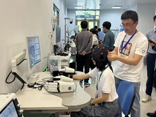 我國首個將腦機(jī)接口技術(shù)應(yīng)用于臨床的病房成立，由天壇醫(yī)院聯(lián)合國內(nèi)多家科研機(jī)構(gòu)共建